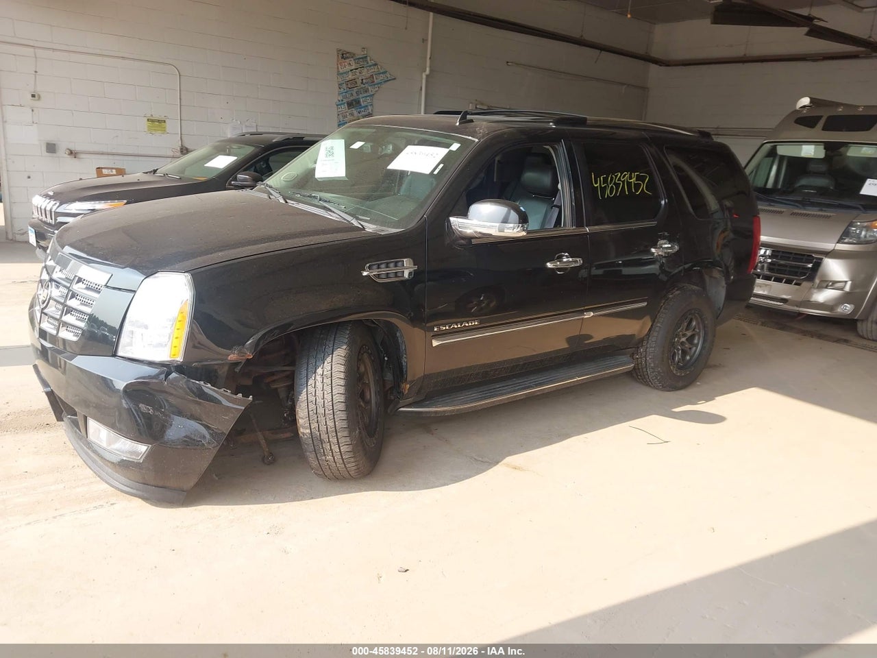 2013 CADILLAC ESCALADE LUXURY · 2/11