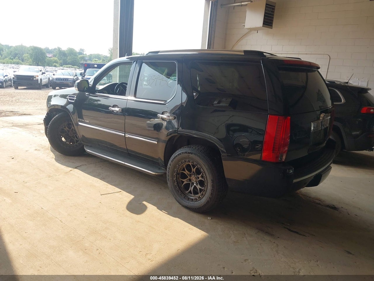 2013 CADILLAC ESCALADE LUXURY · 3/11