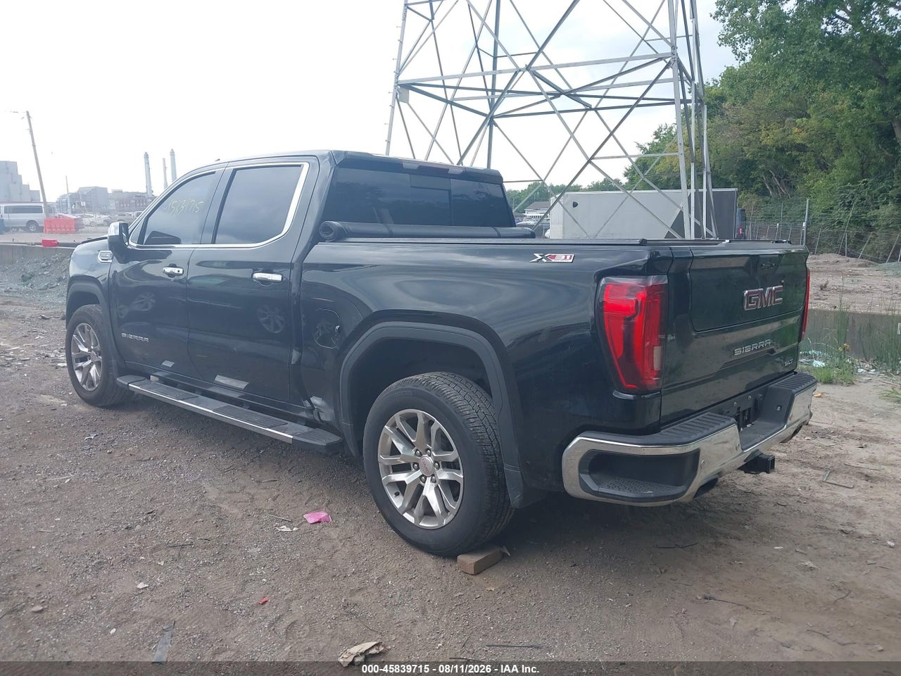2020 GMC SIERRA 1500 4WD  SHORT BOX SLT · 3/10