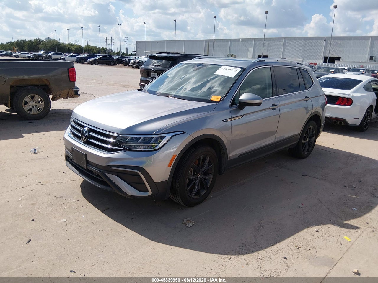2024 VOLKSWAGEN TIGUAN 2.0T SE/2.0T WOLFSBURG EDITION · 2/11