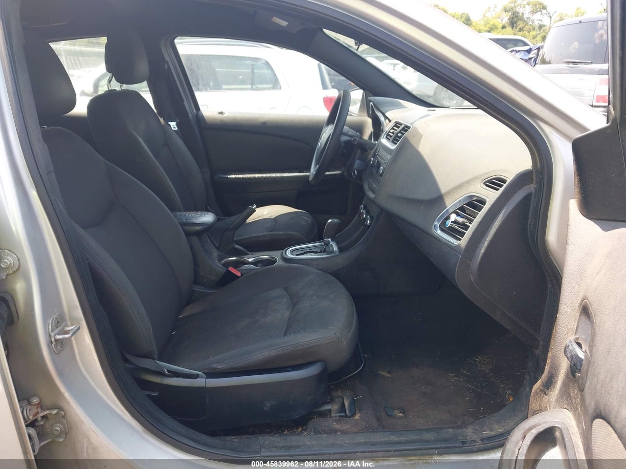 2012 DODGE AVENGER SE · 5/11