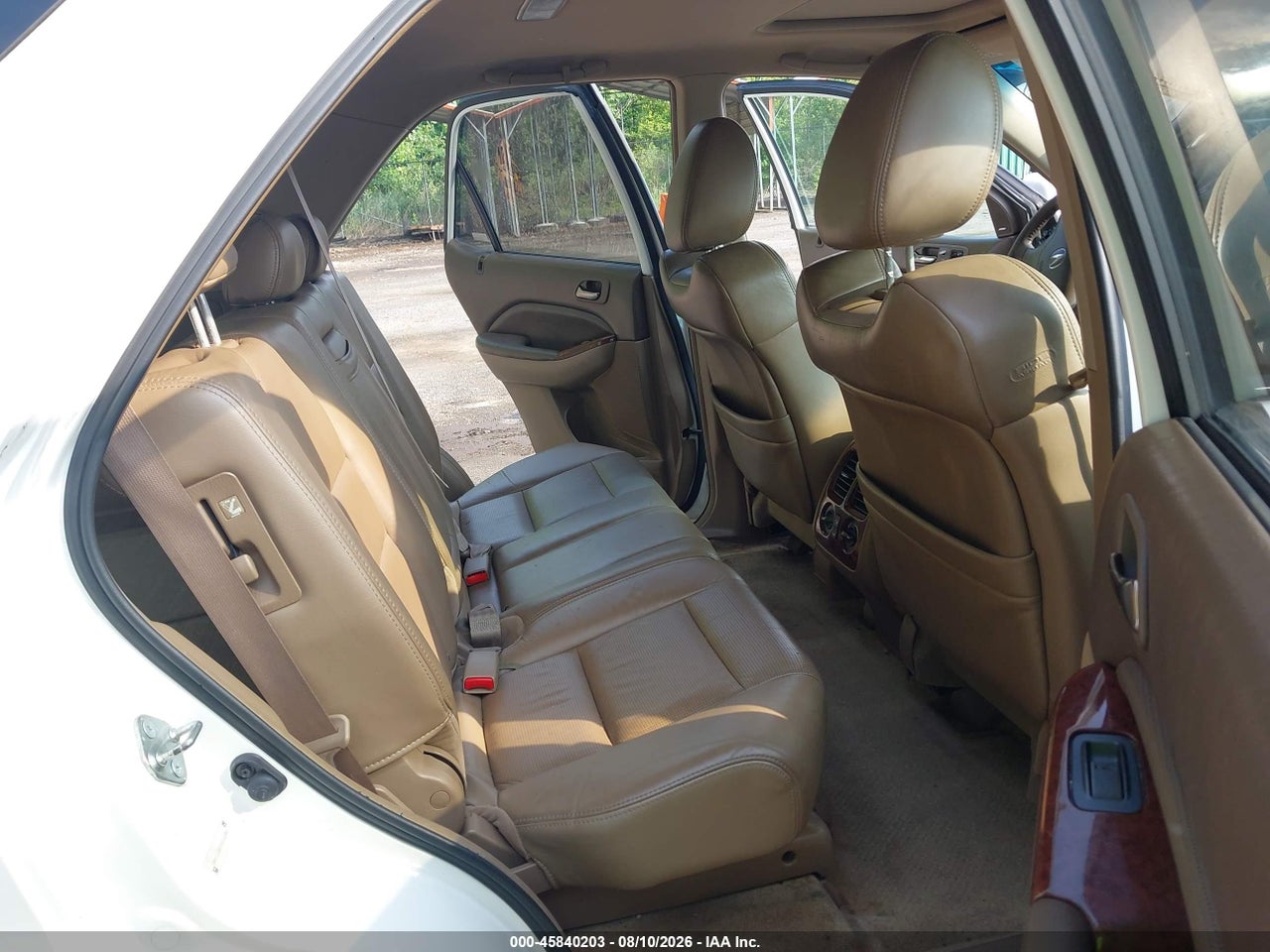 2HNYD18815H****** · 2005 ACURA MDX   · 8/11