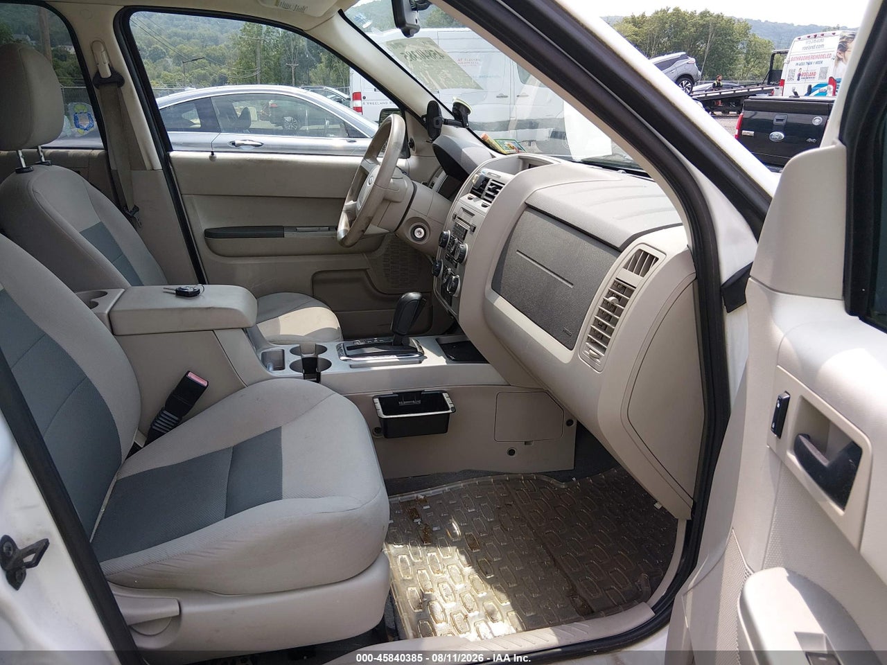 2008 FORD ESCAPE XLT · 5/11