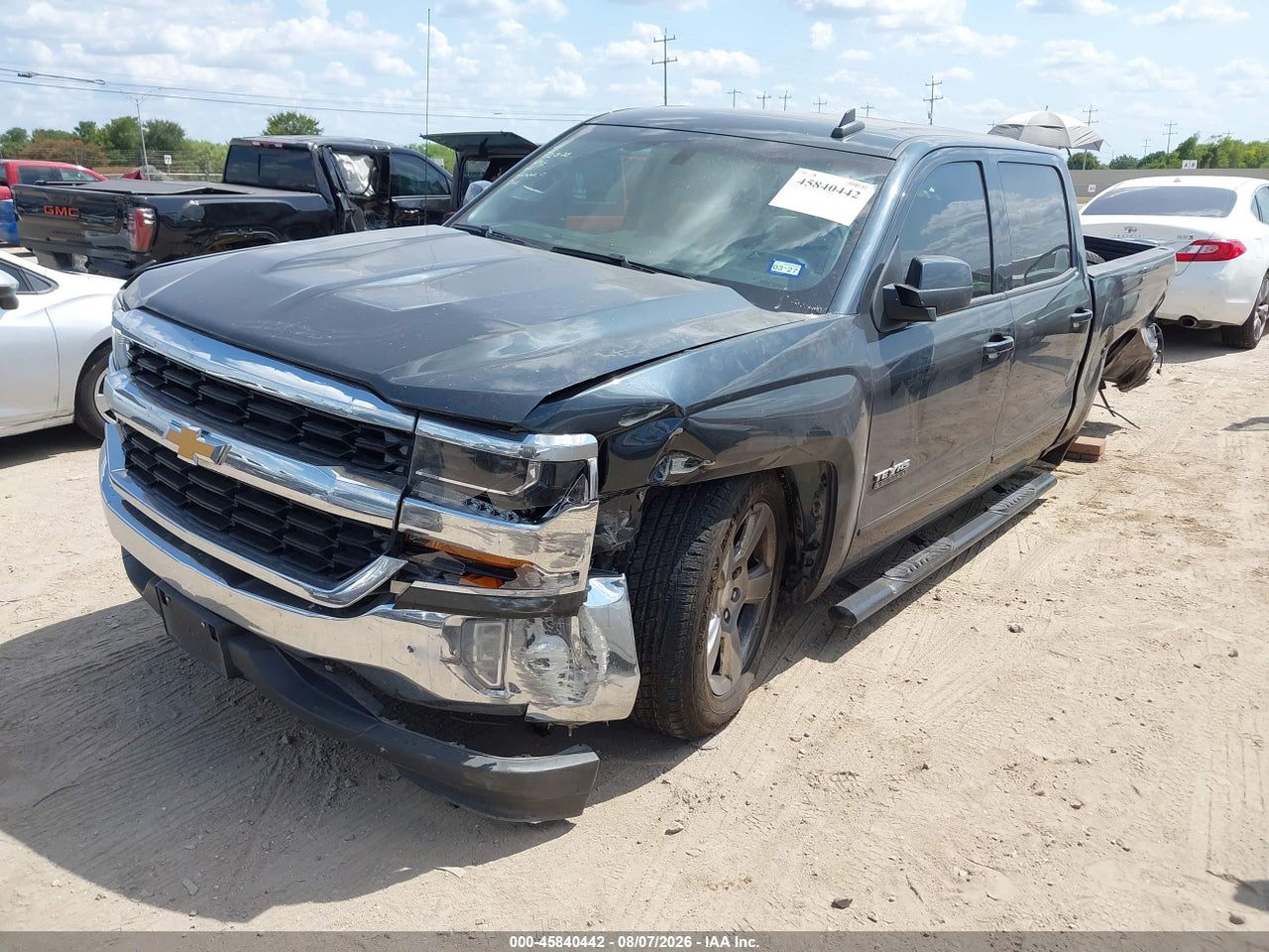 2017 CHEVROLET SILVERADO 1500 LT · 2/11
