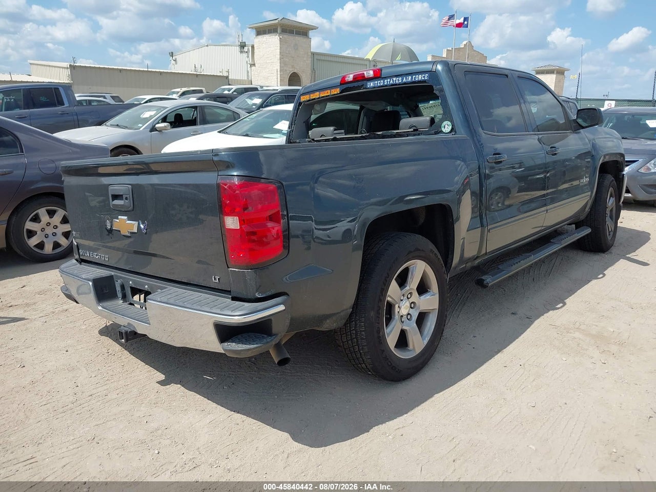 2017 CHEVROLET SILVERADO 1500 LT · 4/11