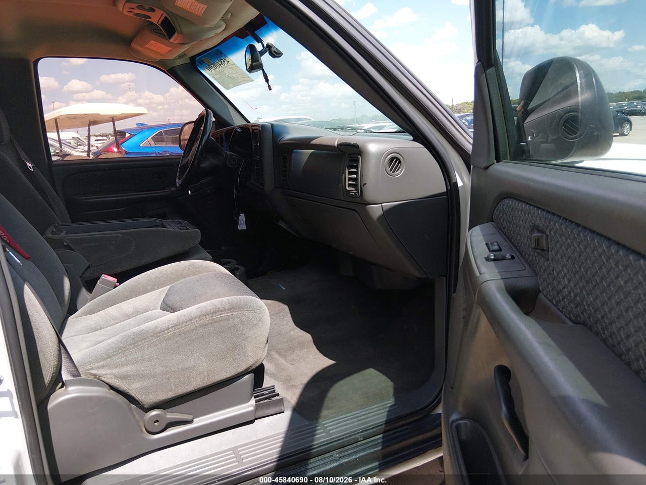 2004 CHEVROLET AVALANCHE 1500   · 5/11
