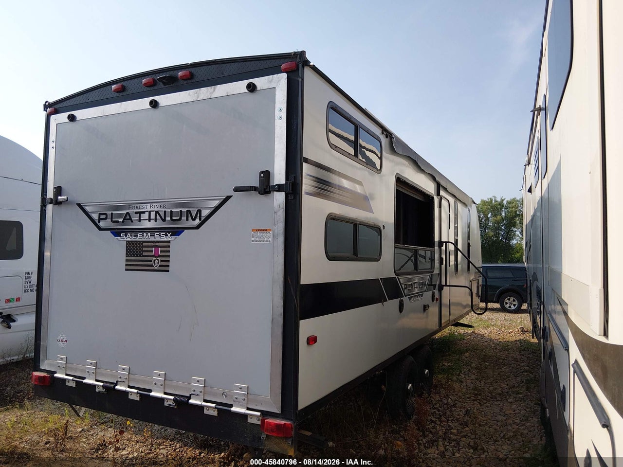 2021 FOREST RIVER PLATINUM · 4/11