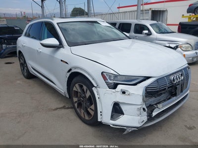 WA1AAAGE8NB****** · 2022 AUDI E-TRON PREMIUM QUATTRO