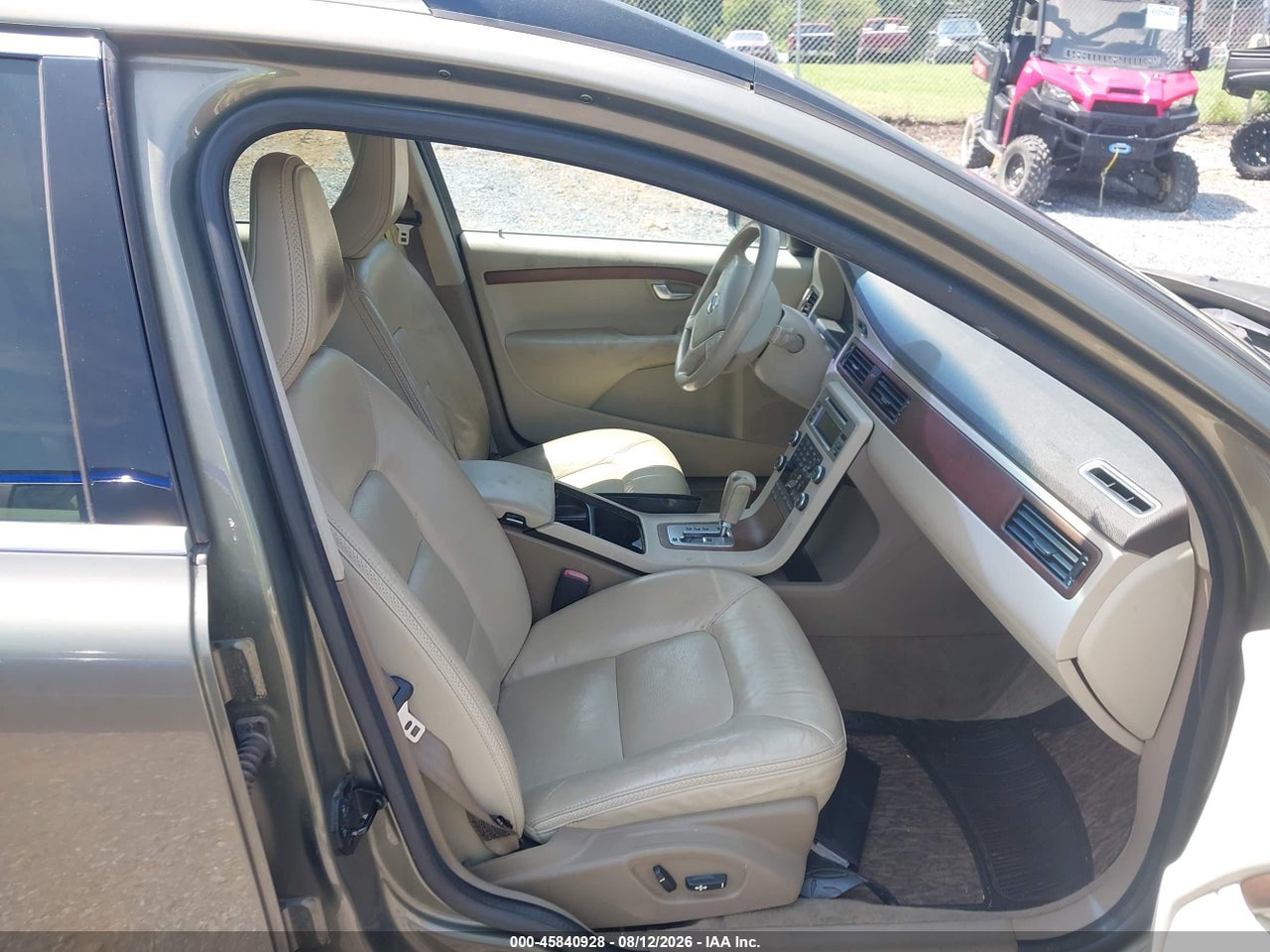2010 VOLVO XC70 3.2 · 5/11