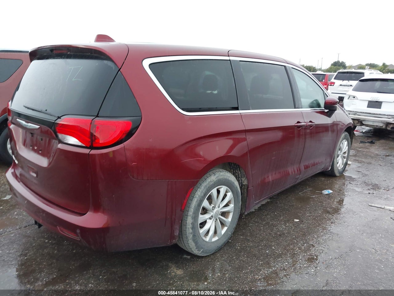 2017 CHRYSLER PACIFICA TOURING · 4/11