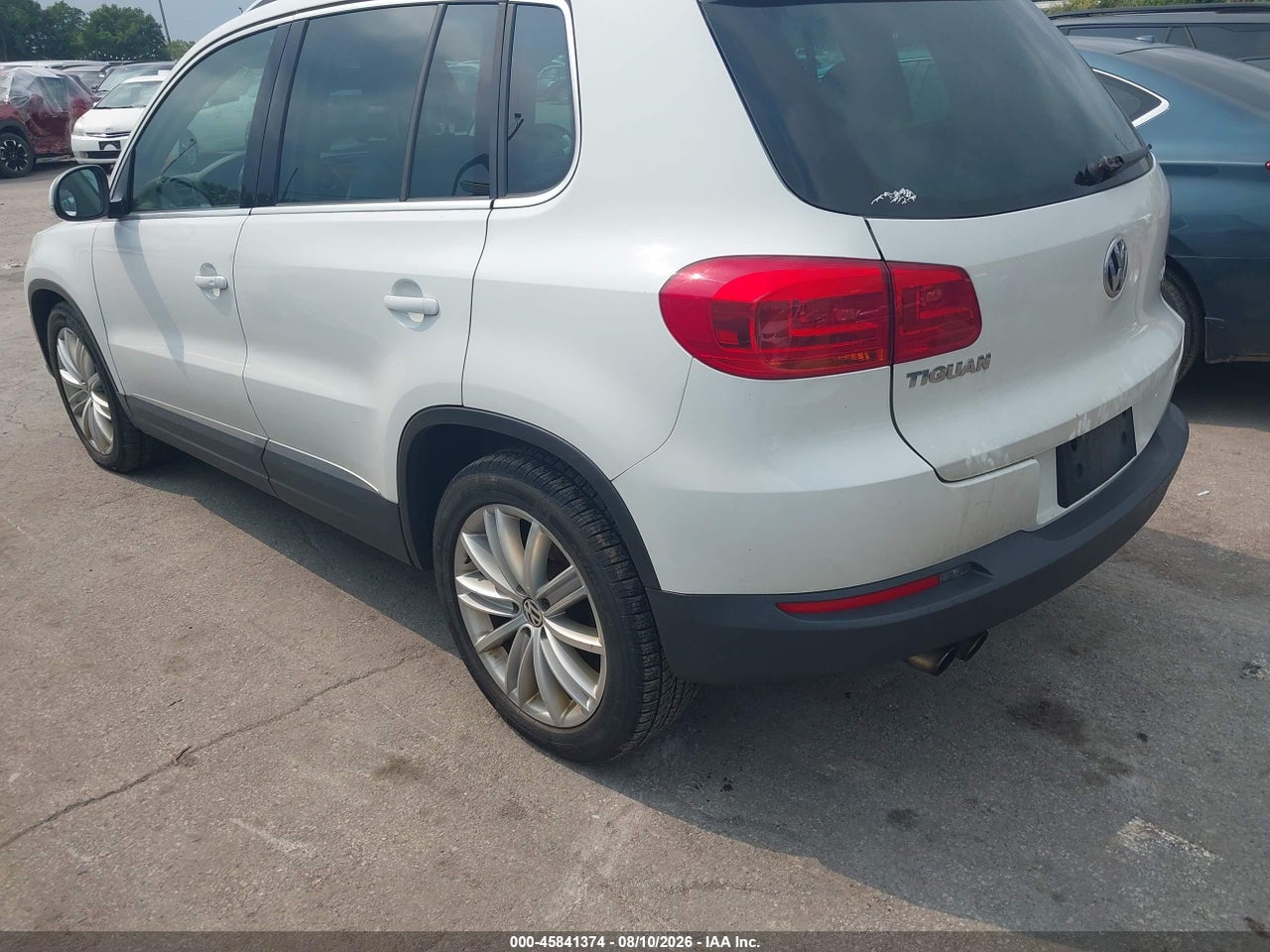 2015 VOLKSWAGEN TIGUAN SE · 6/11