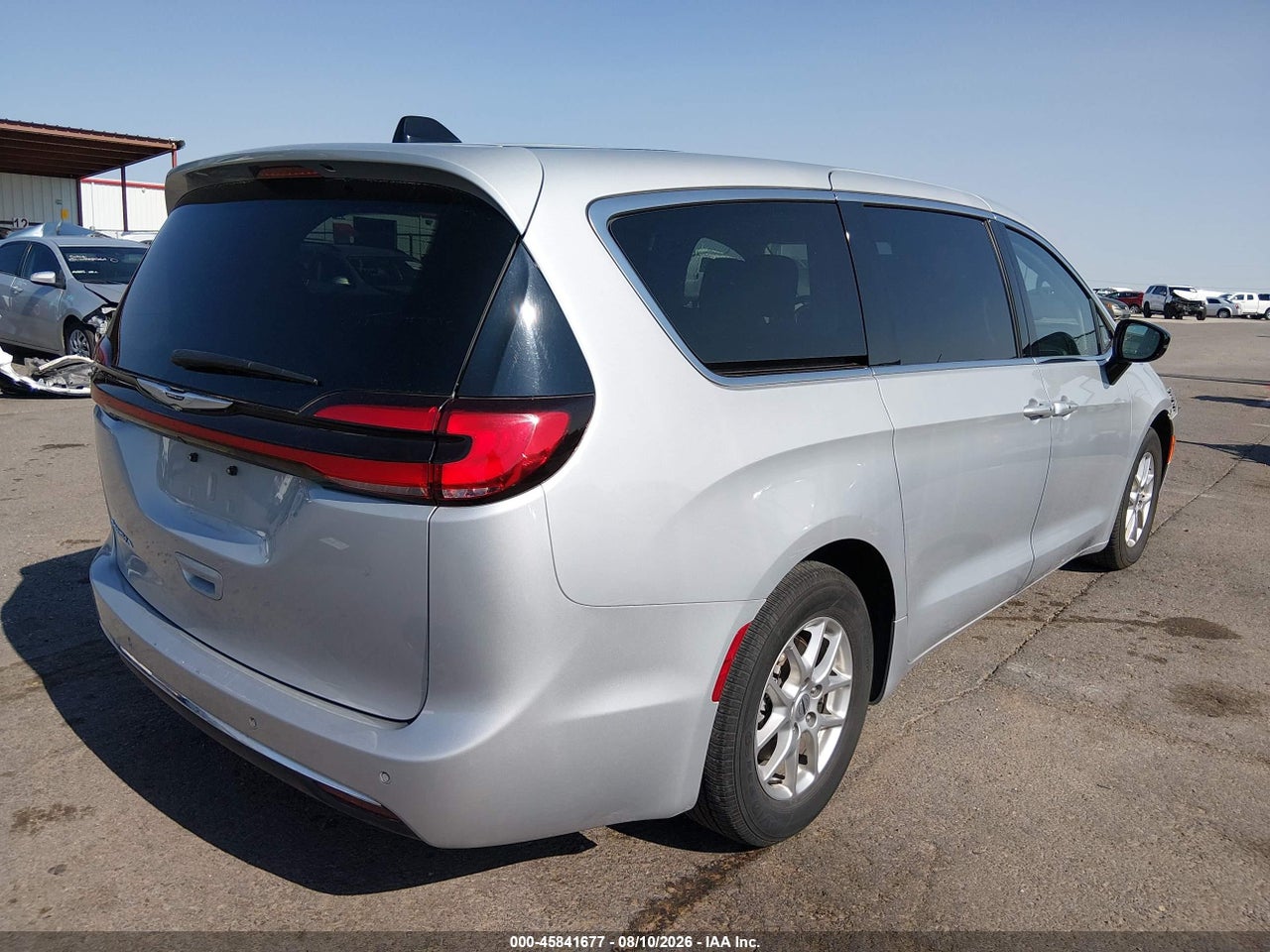 2024 CHRYSLER PACIFICA TOURING L · 4/11