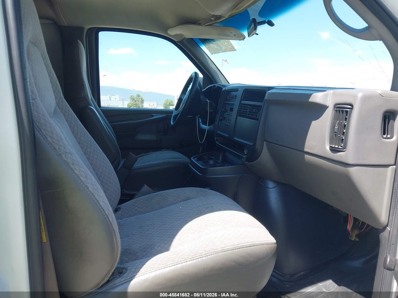 2004 GMC SAVANA STANDARD · 5/11