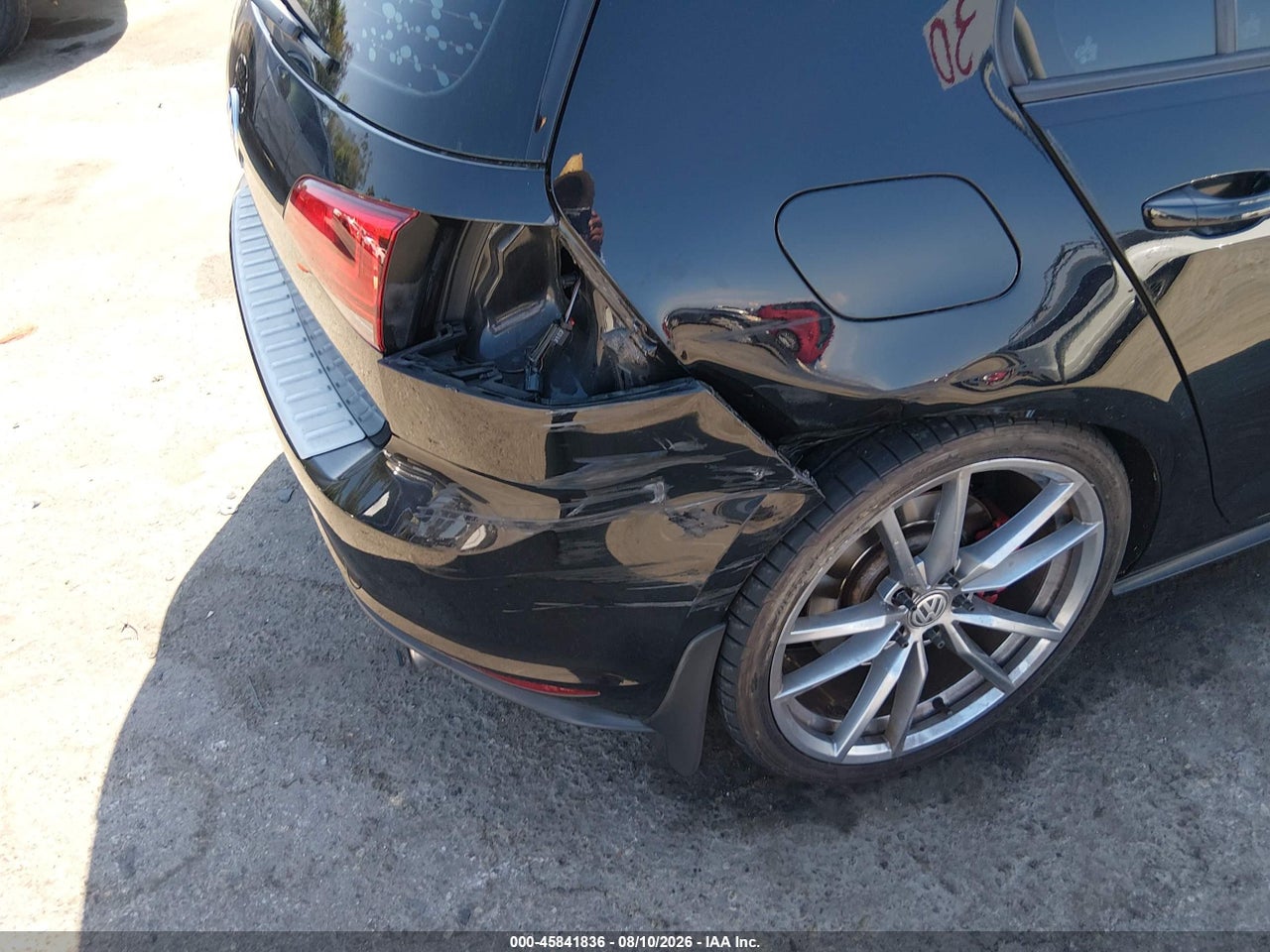 2017 VOLKSWAGEN GOLF GTI AUTOBAHN 4-DOOR/S 4-DOOR/SE 4-DOOR/SPORT 4-DOOR · 6/11