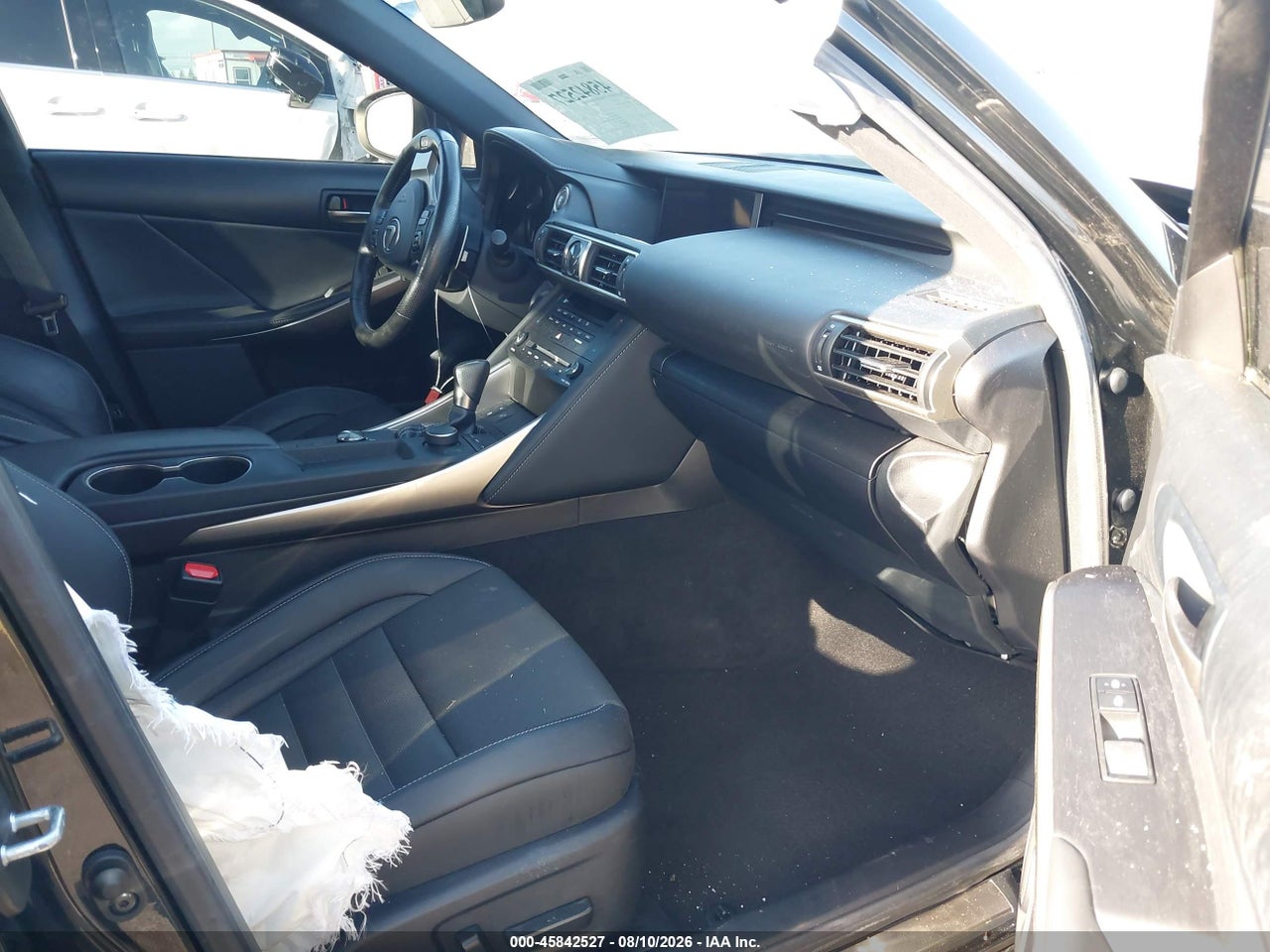 2020 LEXUS IS 350 · 5/11