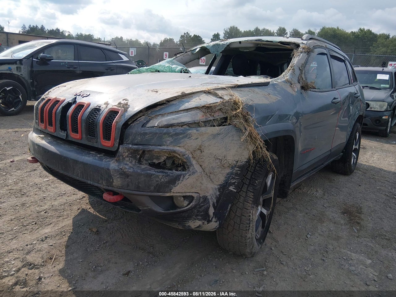 2015 JEEP CHEROKEE TRAILHAWK · 2/10
