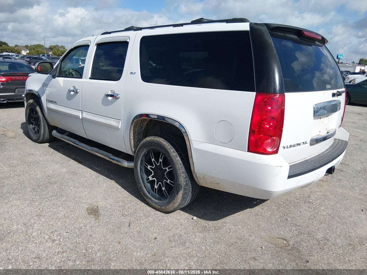 1GKFC16J17R****** · 2007 GMC YUKON XL SLT · 3/11