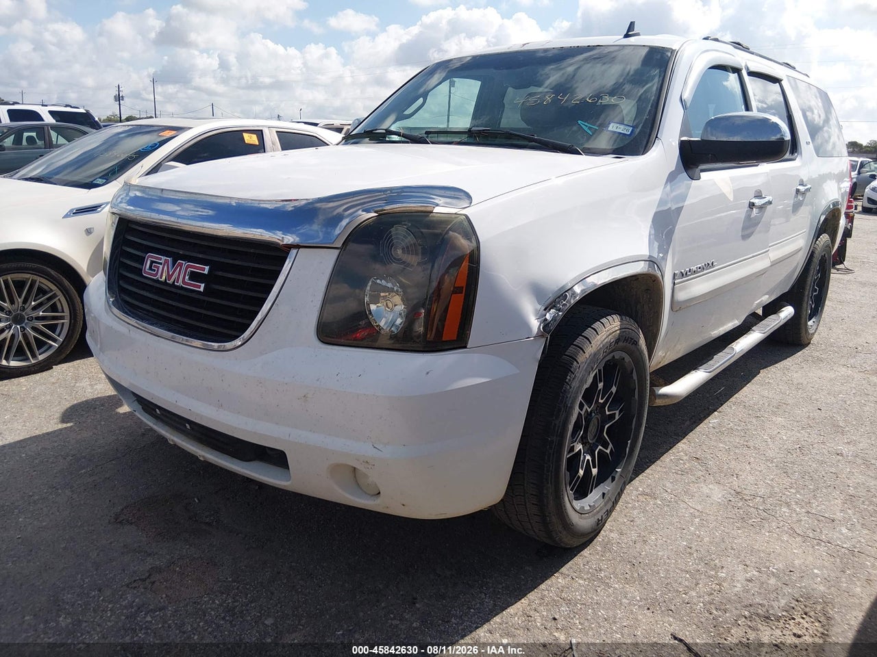 1GKFC16J17R****** · 2007 GMC YUKON XL SLT · 2/11
