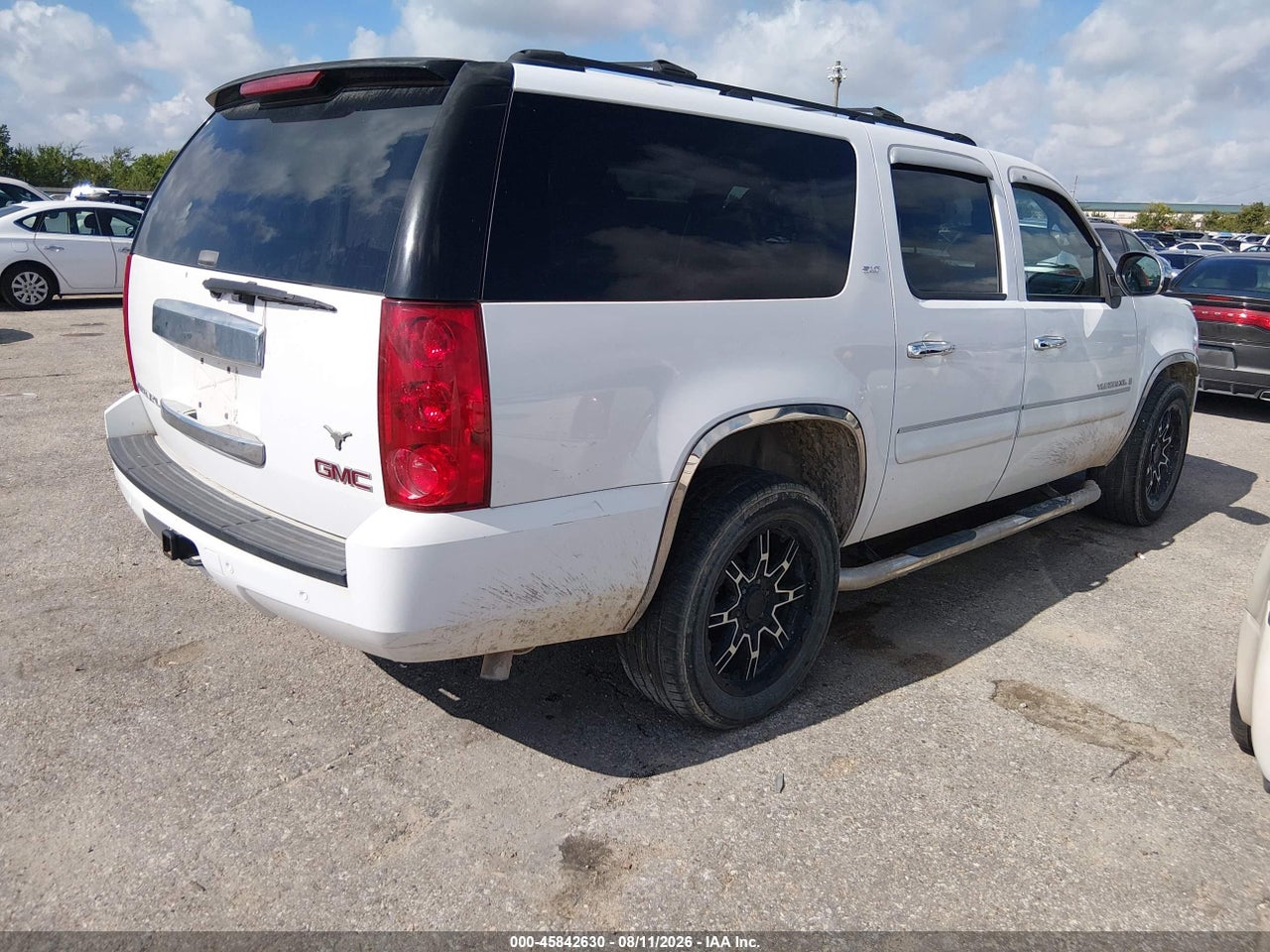 1GKFC16J17R****** · 2007 GMC YUKON XL SLT · 4/11