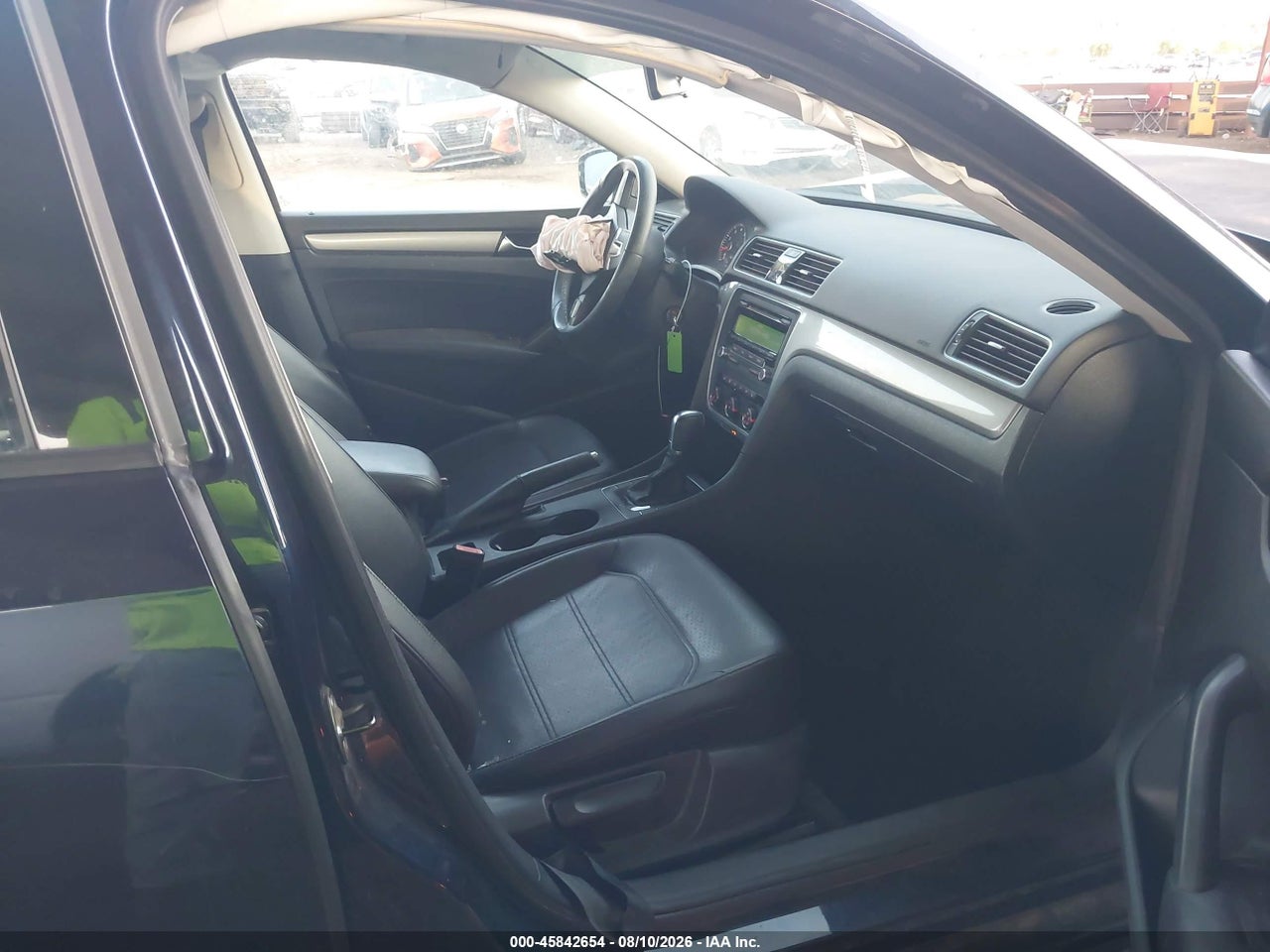 2014 VOLKSWAGEN PASSAT 2.5L WOLFSBURG EDITION · 5/11