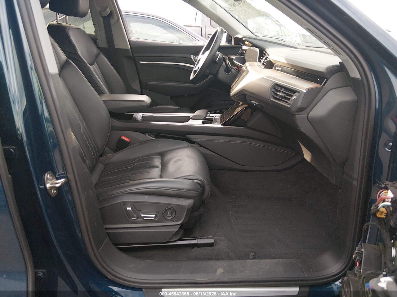 2019 AUDI E-TRON PREMIUM PLUS · 5/11
