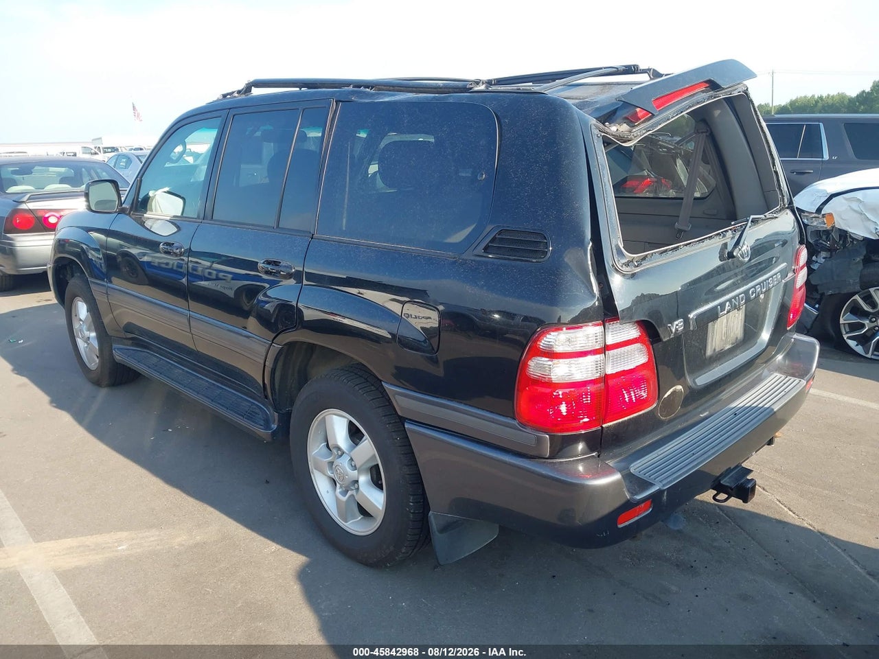 2004 TOYOTA LAND CRUISER · 3/11