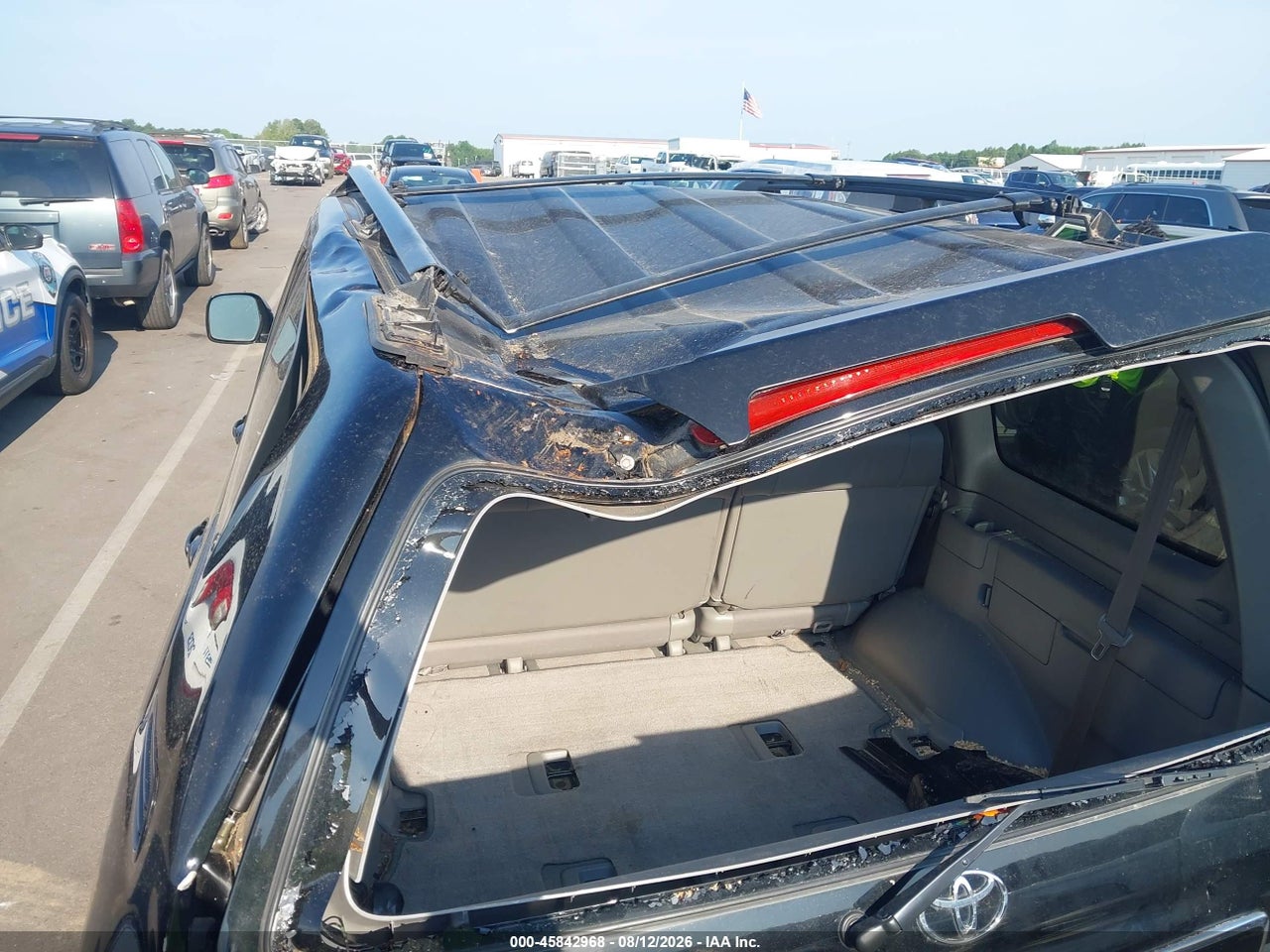 2004 TOYOTA LAND CRUISER · 6/11