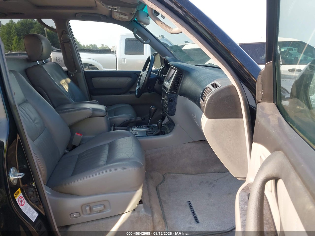 2004 TOYOTA LAND CRUISER · 5/11
