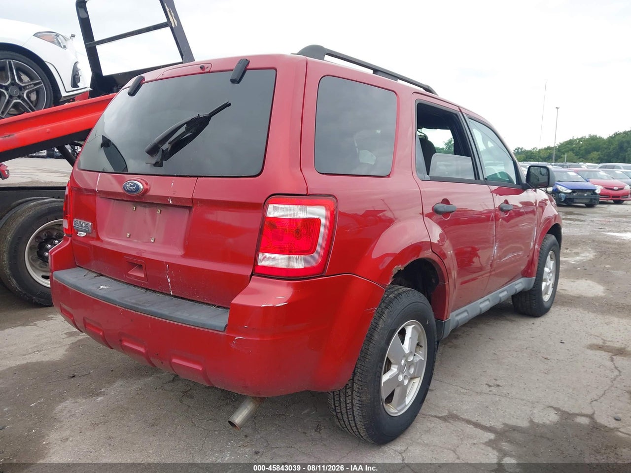 2010 FORD ESCAPE XLT · 4/11