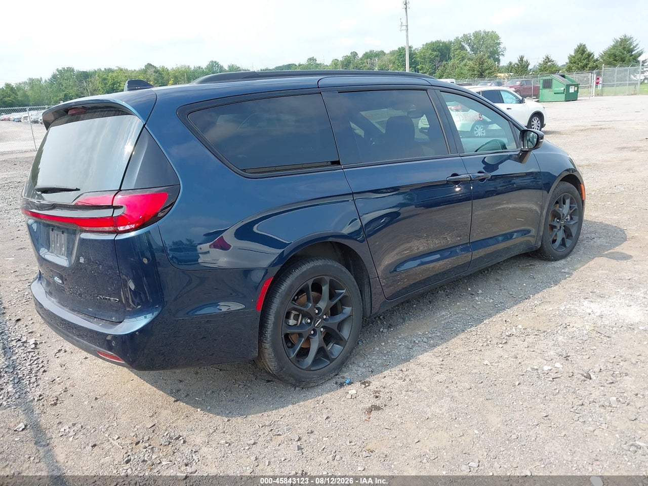 2C4RC1GG6SR****** · 2025 CHRYSLER PACIFICA LIMITED · 4/11