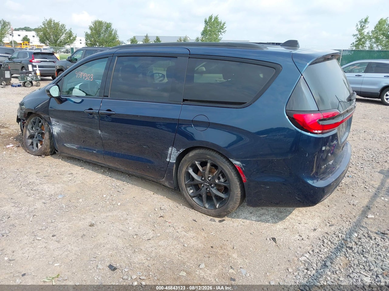 2C4RC1GG6SR****** · 2025 CHRYSLER PACIFICA LIMITED · 3/11