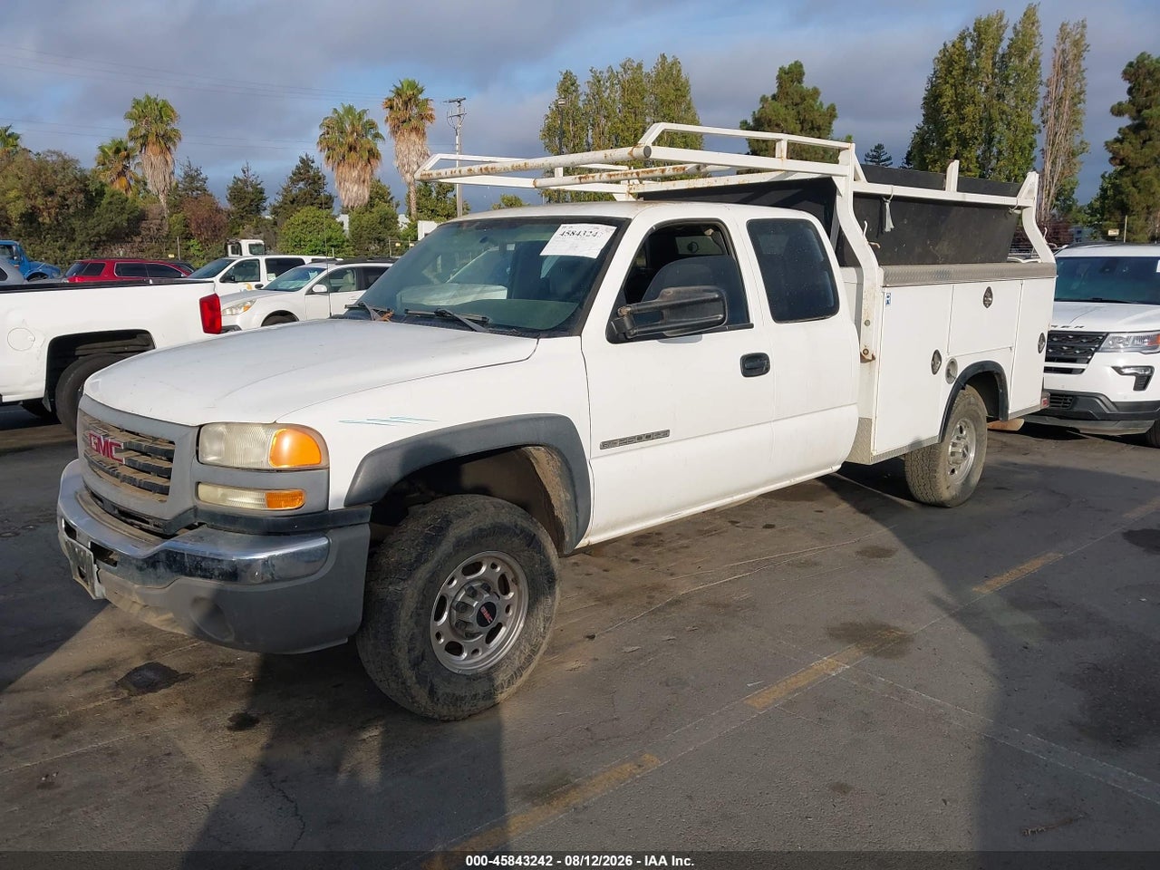 2005 GMC SIERRA 2500HD WORK TRUCK · 2/11