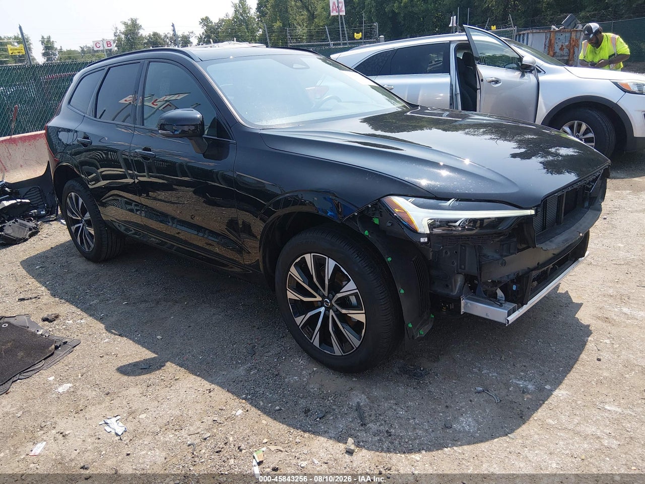 YV4M12RCXS1****** · 2025 VOLVO XC60 B5 PLUS