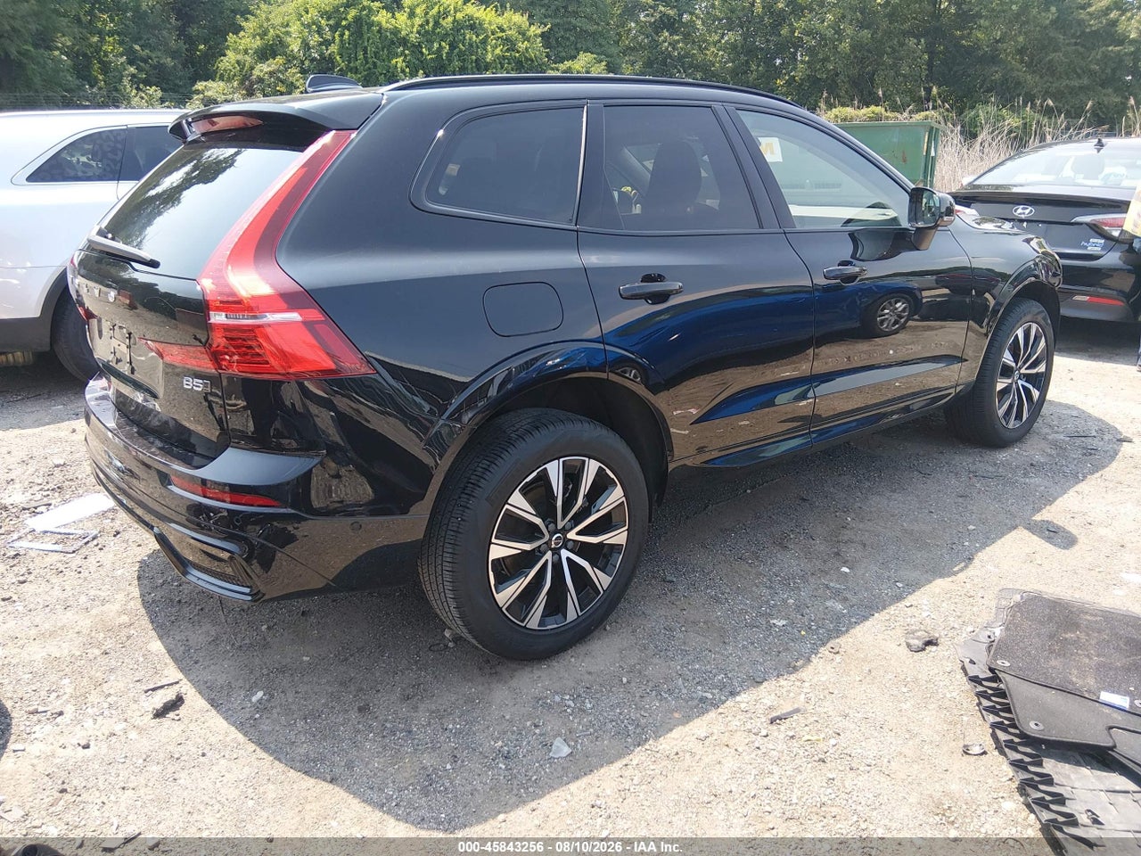 2025 VOLVO XC60 B5 PLUS · 4/11