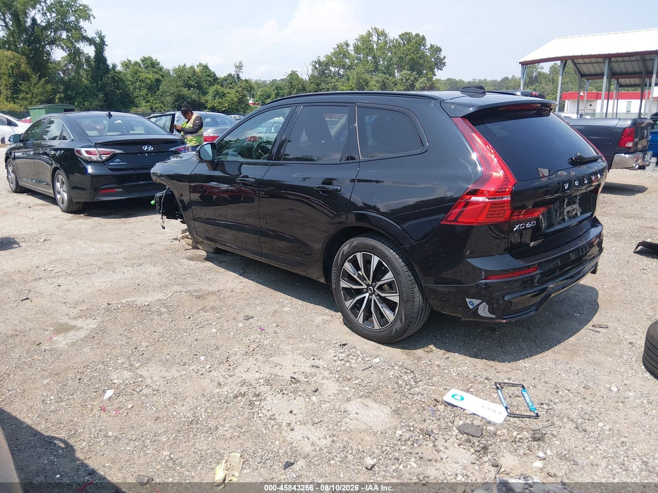 2025 VOLVO XC60 B5 PLUS · 3/11