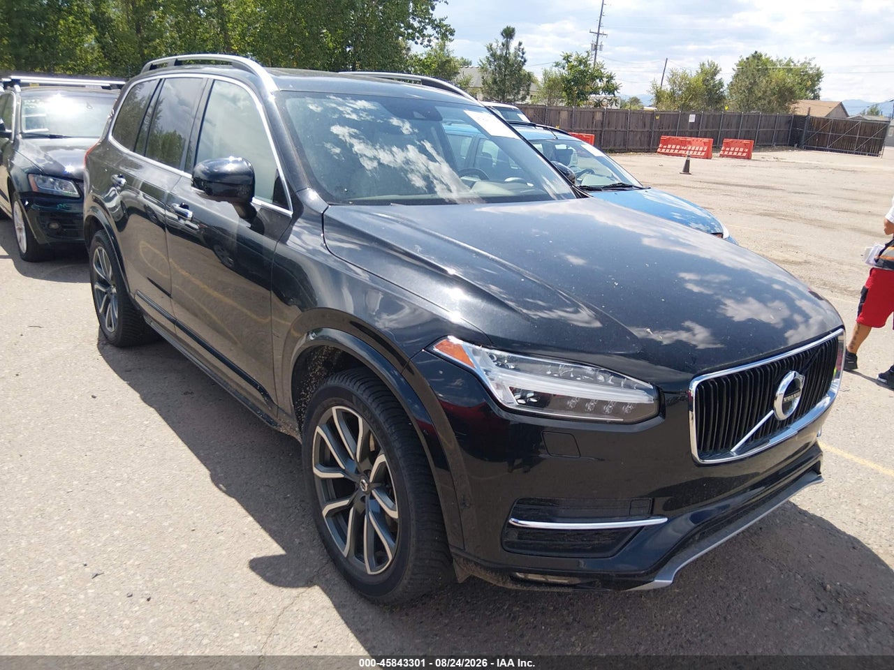 YV4A22PK3G1****** · 2016 VOLVO XC90 T6 MOMENTUM