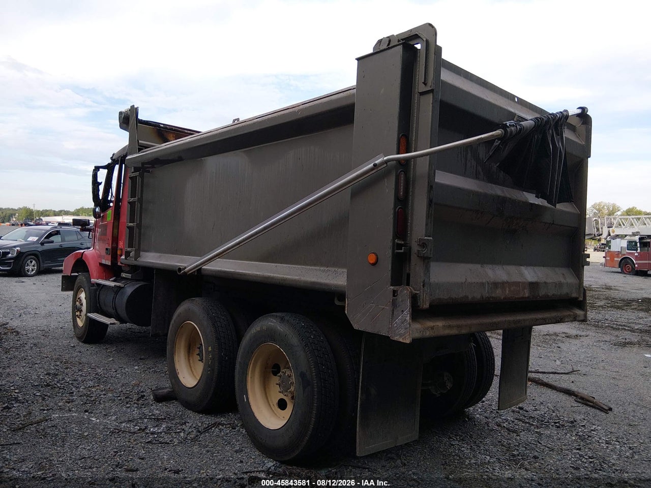4V5KC9GG74N****** · 2004 VOLVO VHD · 3/10