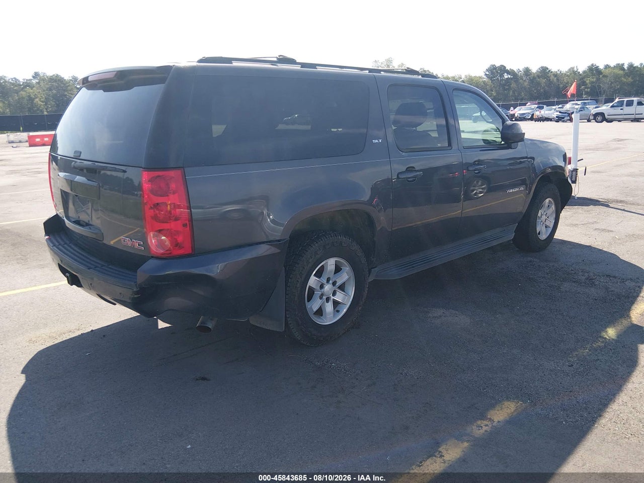 2010 GMC YUKON XL 1500 SLT · 4/11
