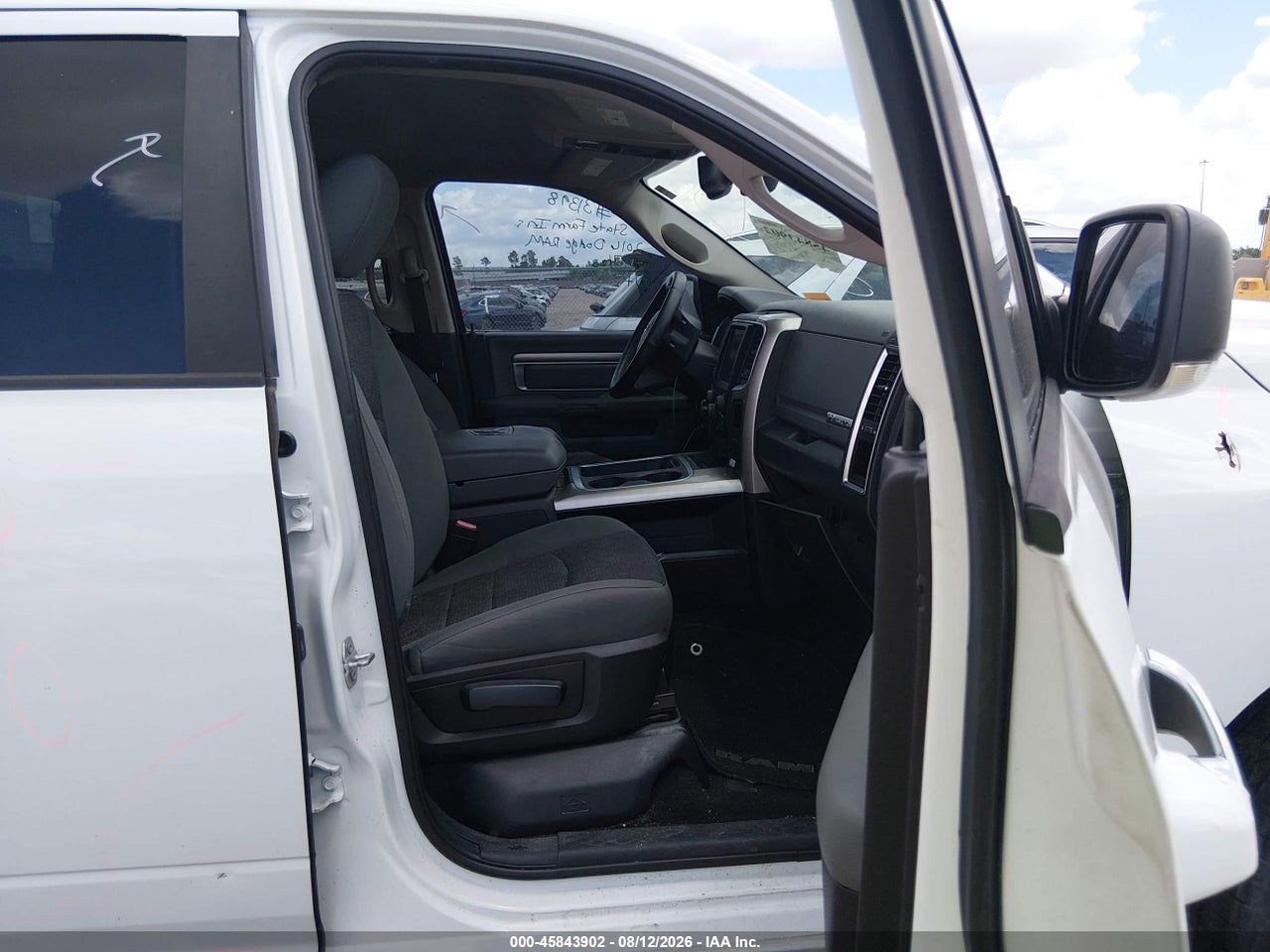 2016 RAM 1500 BIG HORN · 5/11