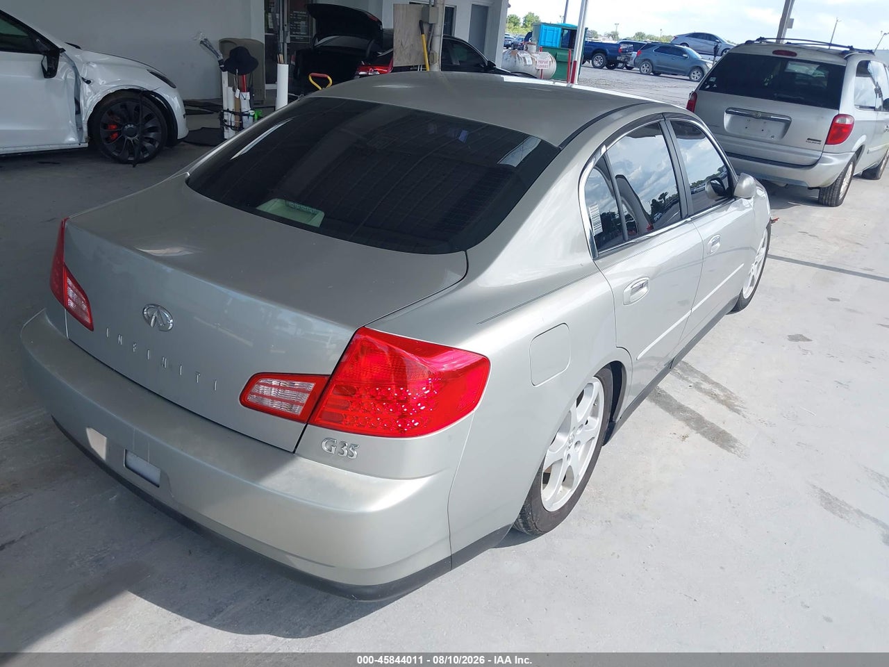 2004 INFINITI G35 · 4/11