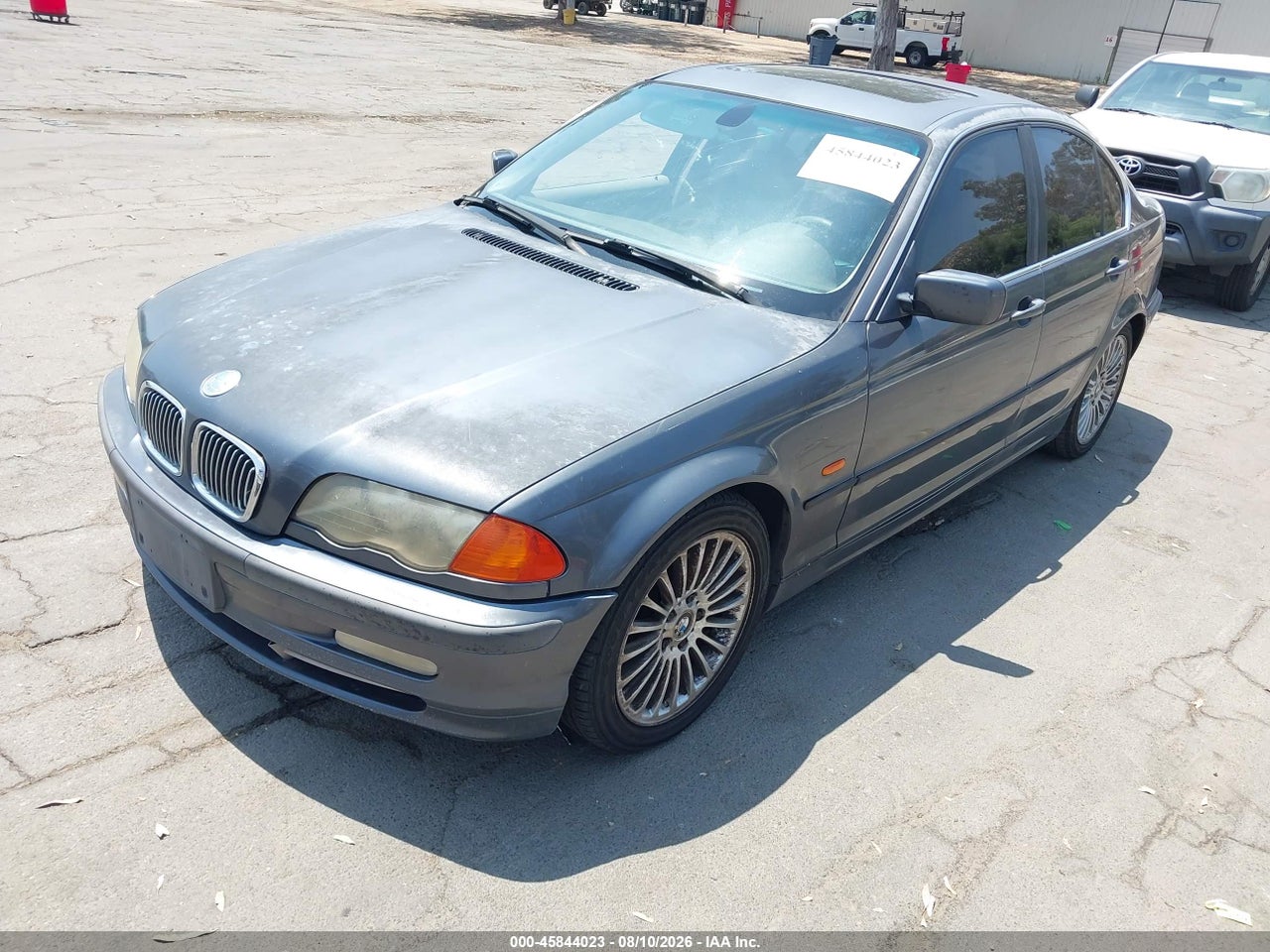 2001 BMW 330I · 2/11
