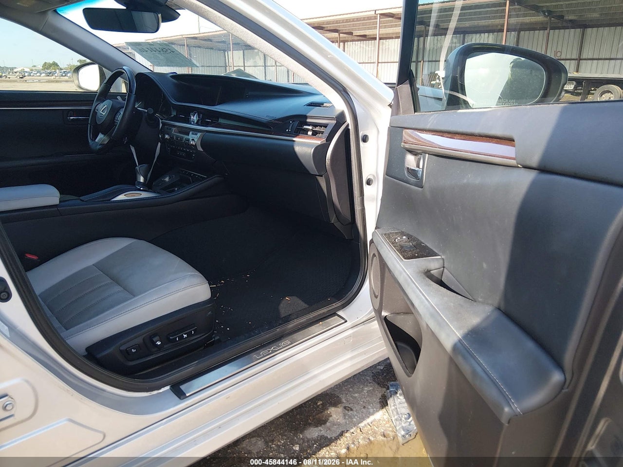 2016 LEXUS ES 350 · 5/11