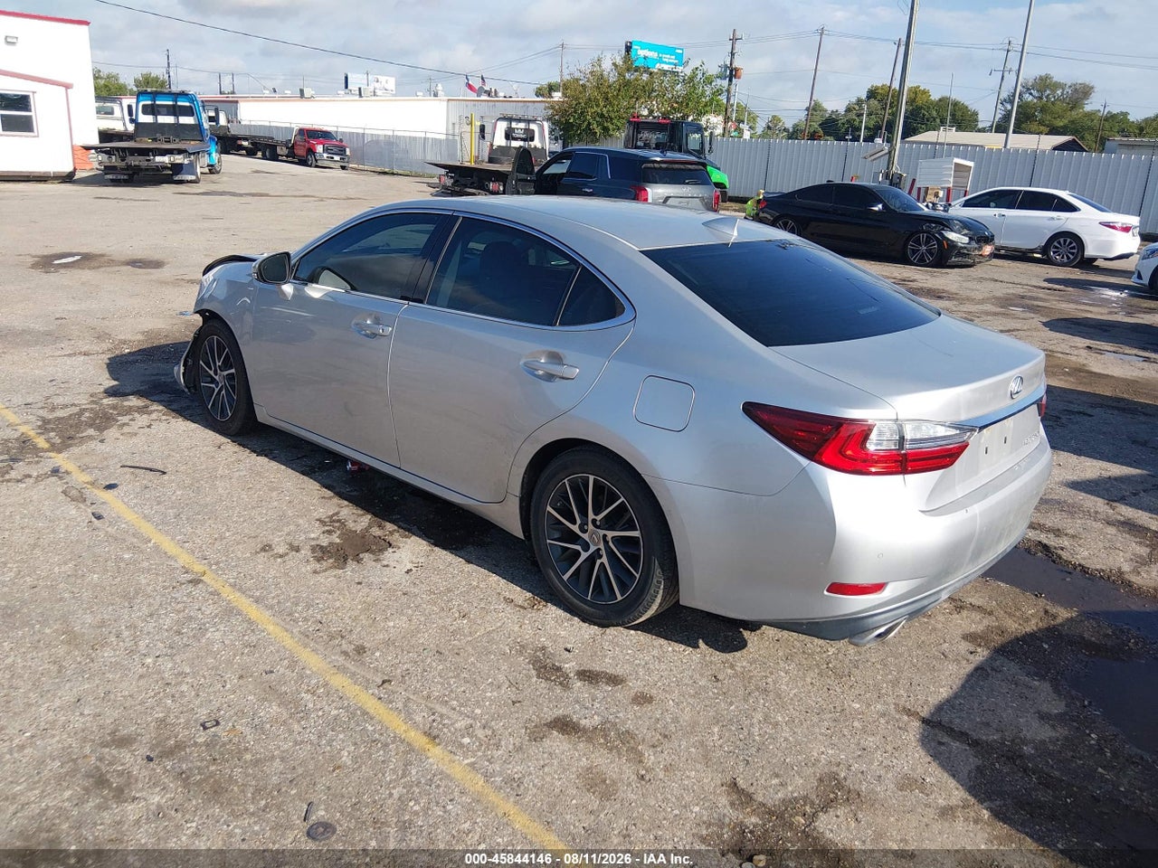 2016 LEXUS ES 350 · 3/11