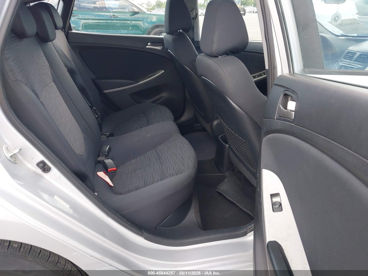 KMHCT5AEXGU****** · 2016 HYUNDAI ACCENT SE · 8/11