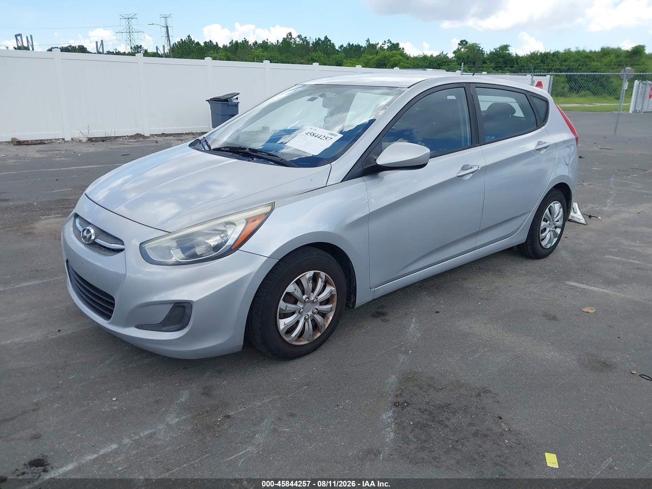 KMHCT5AEXGU****** · 2016 HYUNDAI ACCENT SE · 2/11