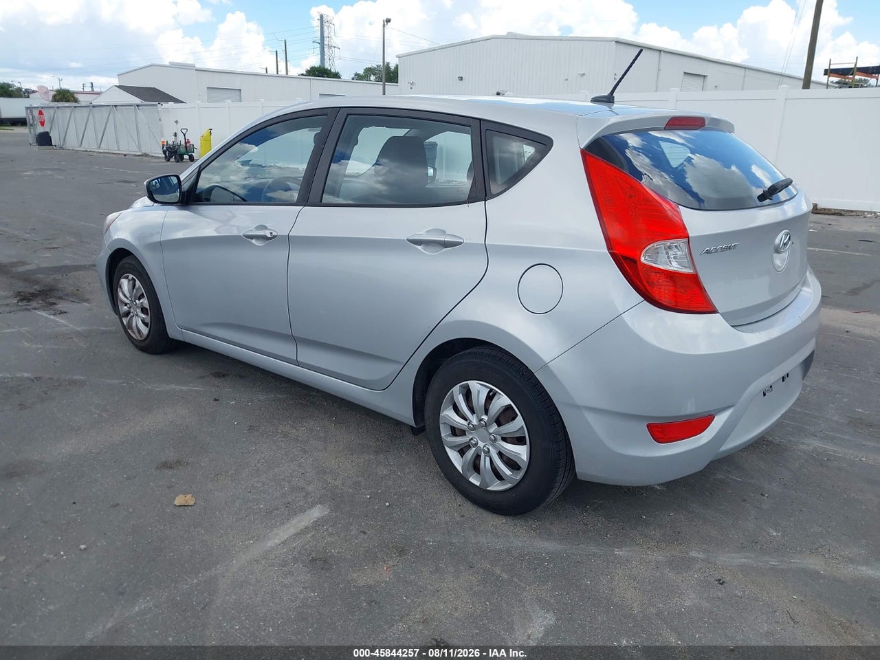 KMHCT5AEXGU****** · 2016 HYUNDAI ACCENT SE · 3/11