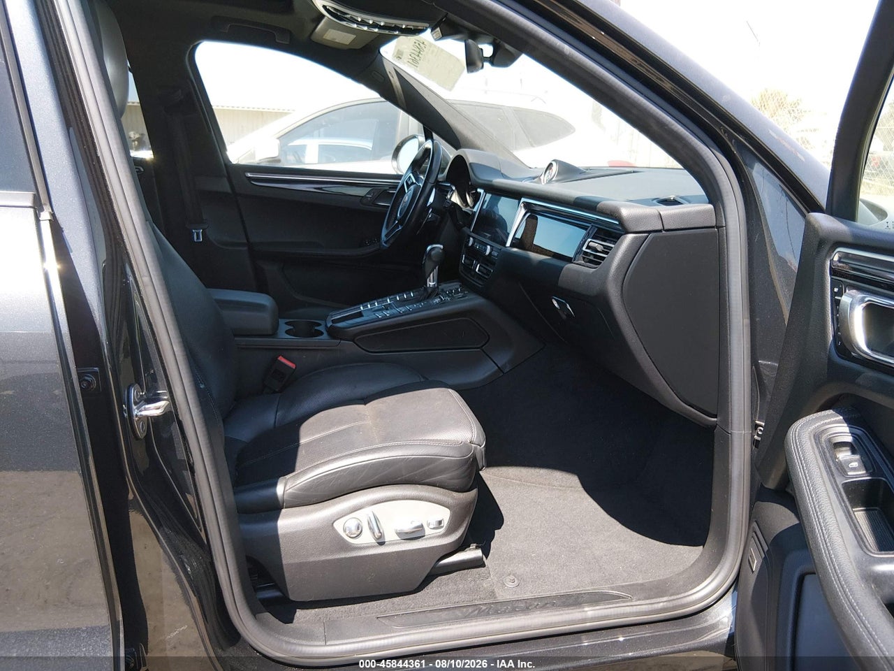 2020 PORSCHE MACAN · 5/11