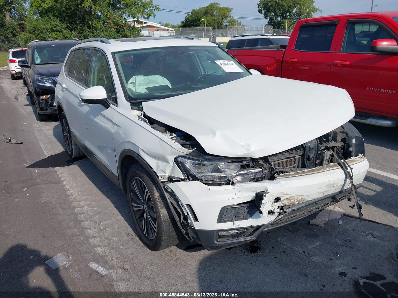 3VV3B7AX3JM****** · 2018 VOLKSWAGEN TIGUAN 2.0T SE/2.0T SEL