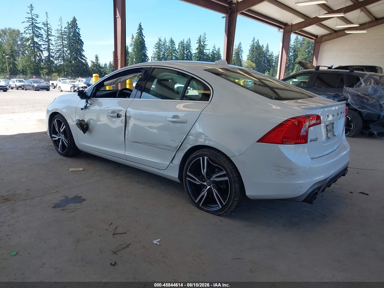 2017 VOLVO S60 T6 R-DESIGN PLATINUM · 3/11
