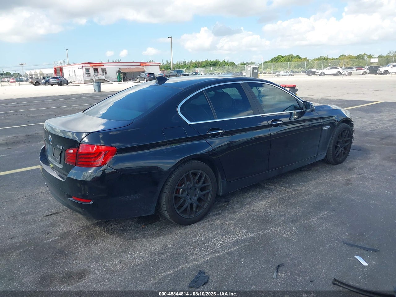 2015 BMW 528I XDRIVE · 4/11